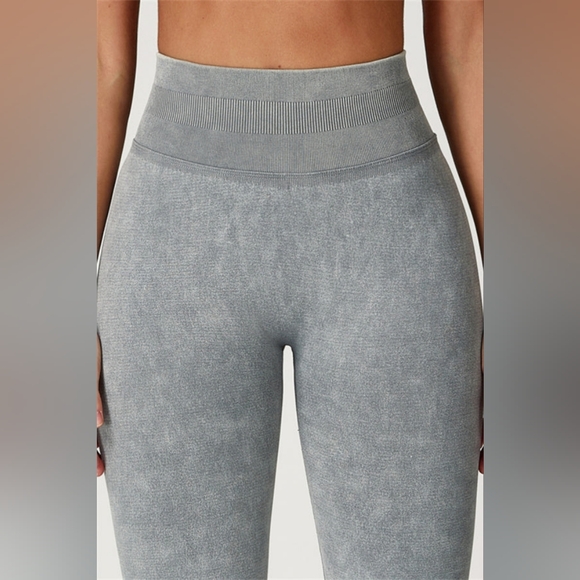 Bundle Of Booty Scrunch Leggings - Picture 2 of 7